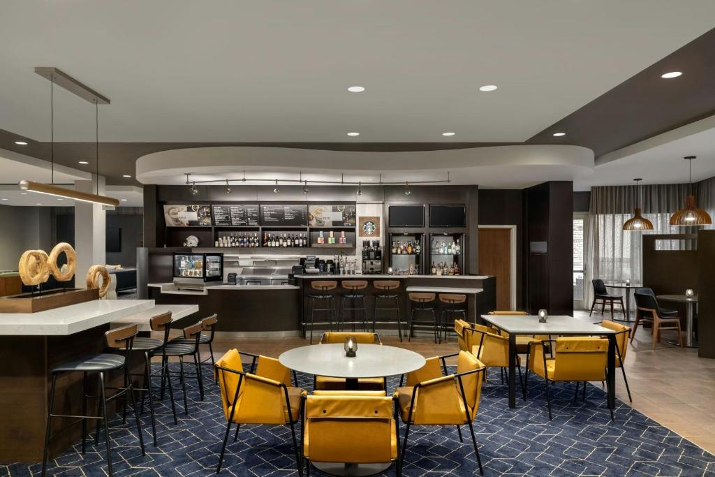 Courtyard by Marriott Omaha Bellevue Beardmore Event Center