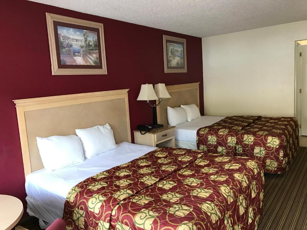 Crystal Inn and Suites Room Type - Deluxe Double Room