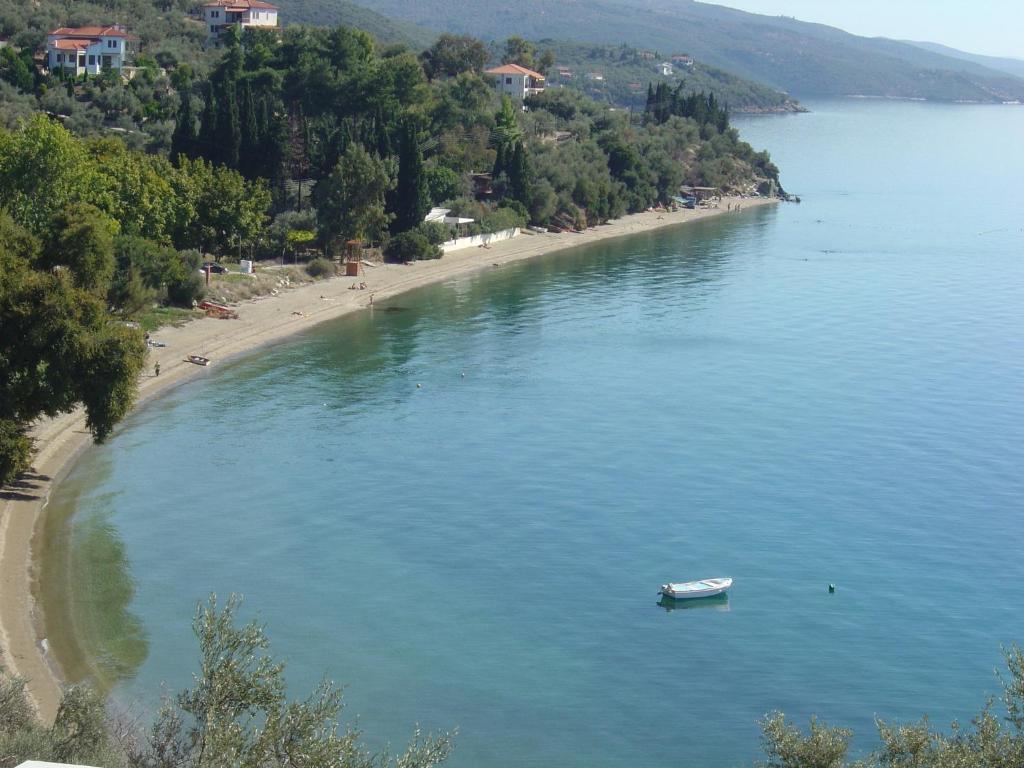 Beachfront home for 8, Kalifteri Beach, Afissos photo 2