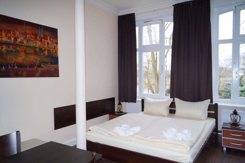 Семейный (Cемейный номер с собственной ванной комнатой), MY-BED Hamburg
