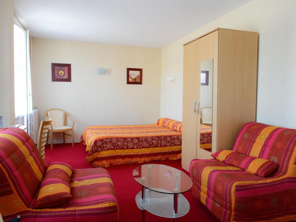 Logis Hotel Du Commerce photo 1