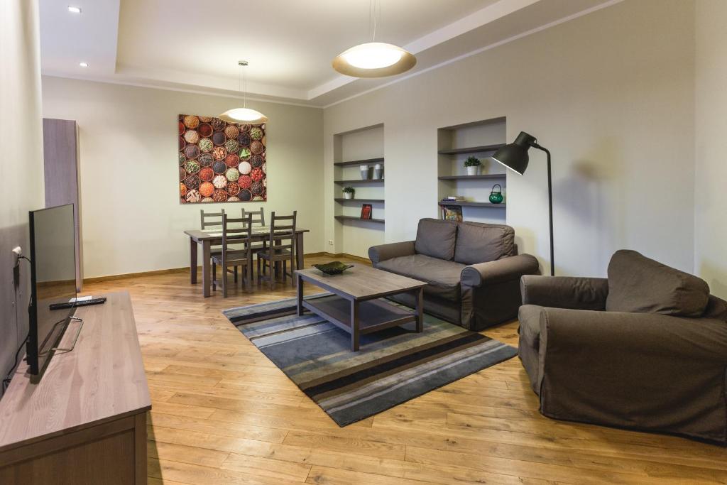 Апартаменты (Просторные апартаменты с 1 спальней и балконом.), Riga Lux Apartments - Ernesta