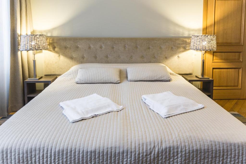 Апартаменты (Просторные апартаменты с 1 спальней и балконом.), Riga Lux Apartments - Ernesta