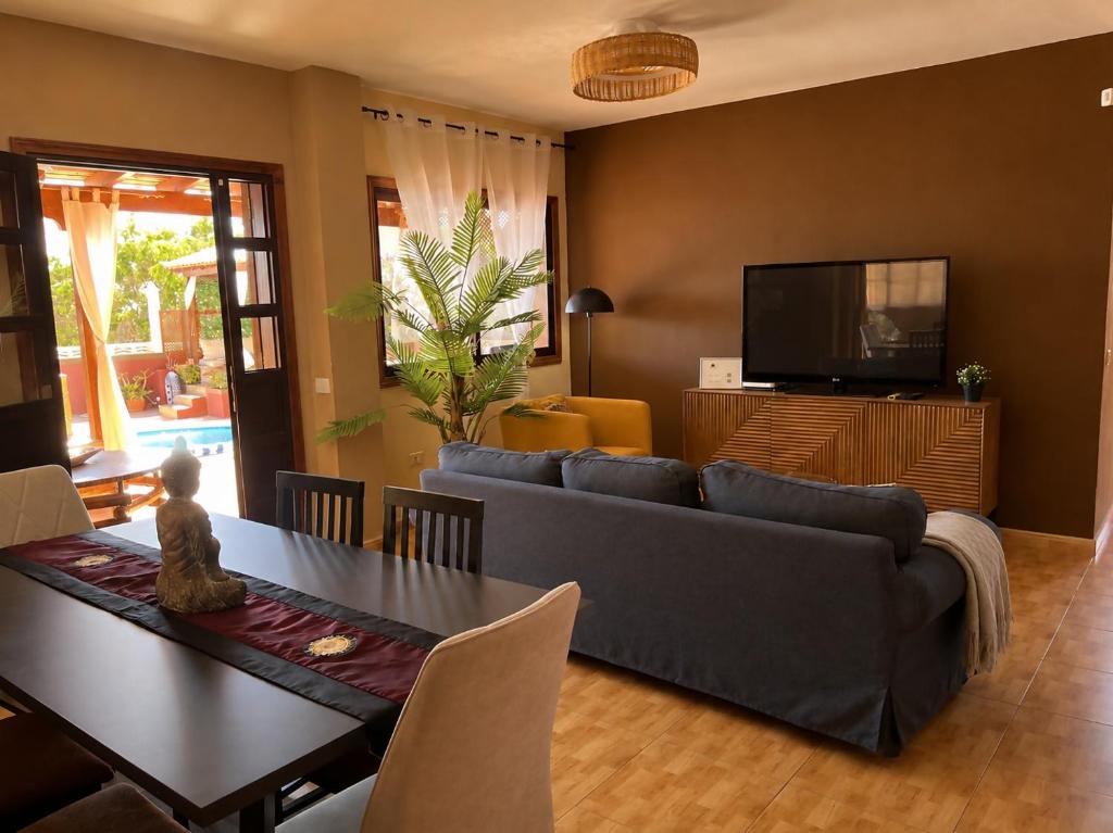 Villa Zen - Tu oasis en el sur de Tenerife - Tap to explore photos
