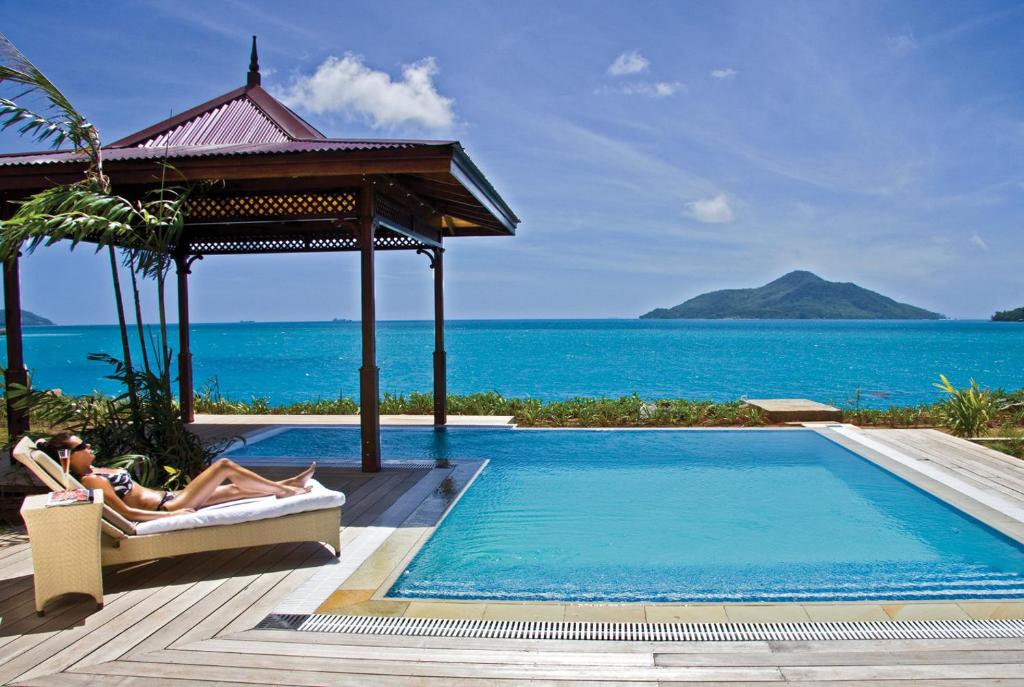 Вилла (Вилла с 4 спальнями и собственным бассейном), Eden Island Luxury Accommodation