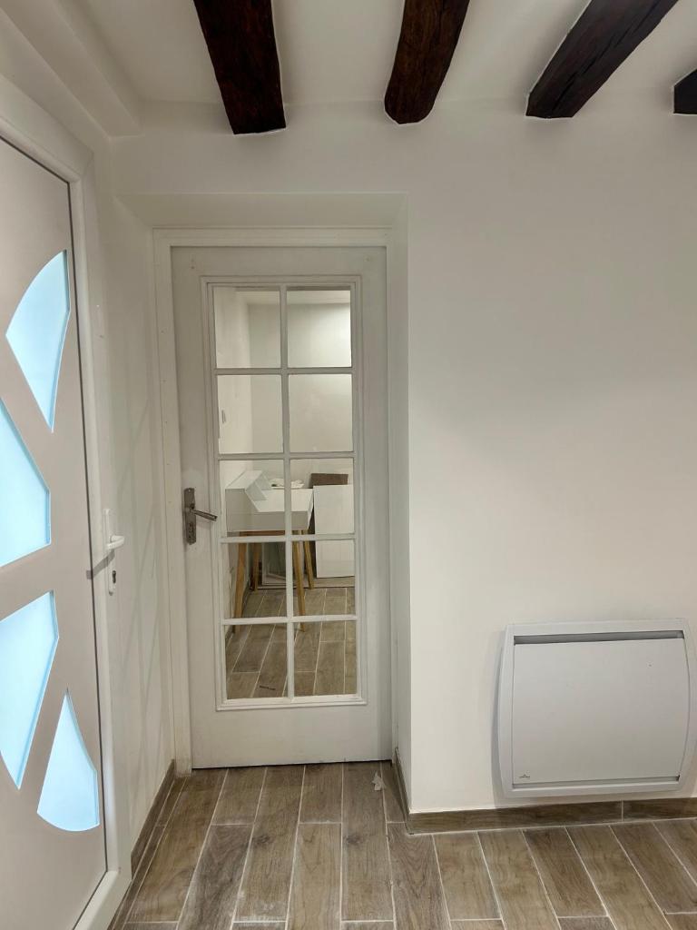 Grand logement Centre Ville Massy - Tap to explore photos