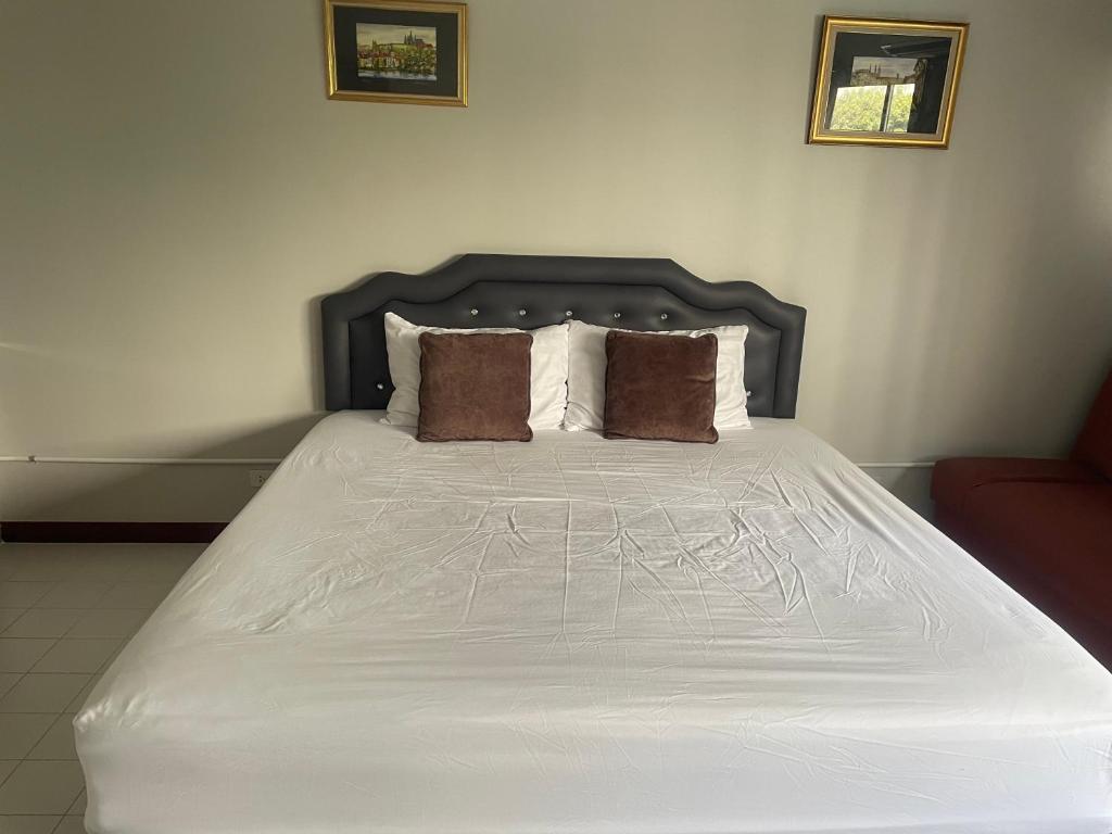 Impact Dailyroom C3,C4by Anna Room Type - Deluxe Double Room