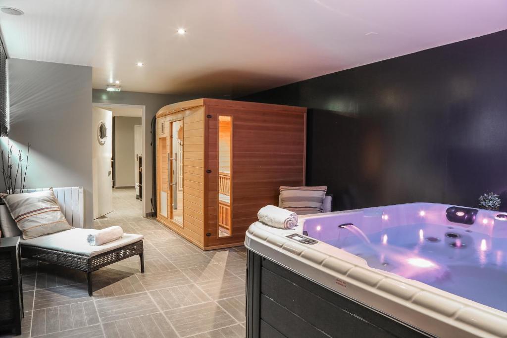 Hôtel-Spa-Piscine Le Petit Castel Beuzeville-Honfleur photo 4