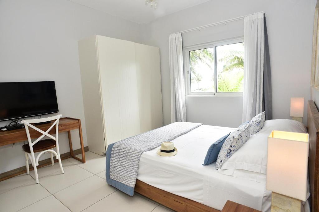 Summer Breeze Beachfront Luxury Apartment Pointe d'Esny - Tap to explore photos