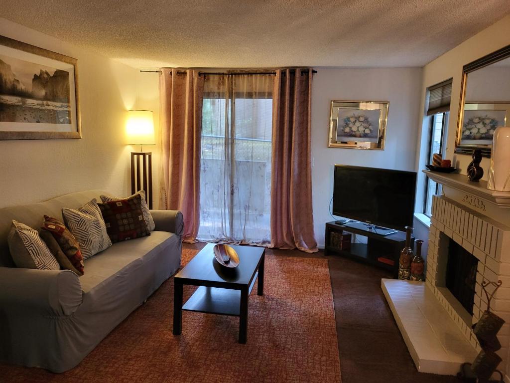 Lovely One bedroom condo with indoor fireplace. - Tap to explore photos