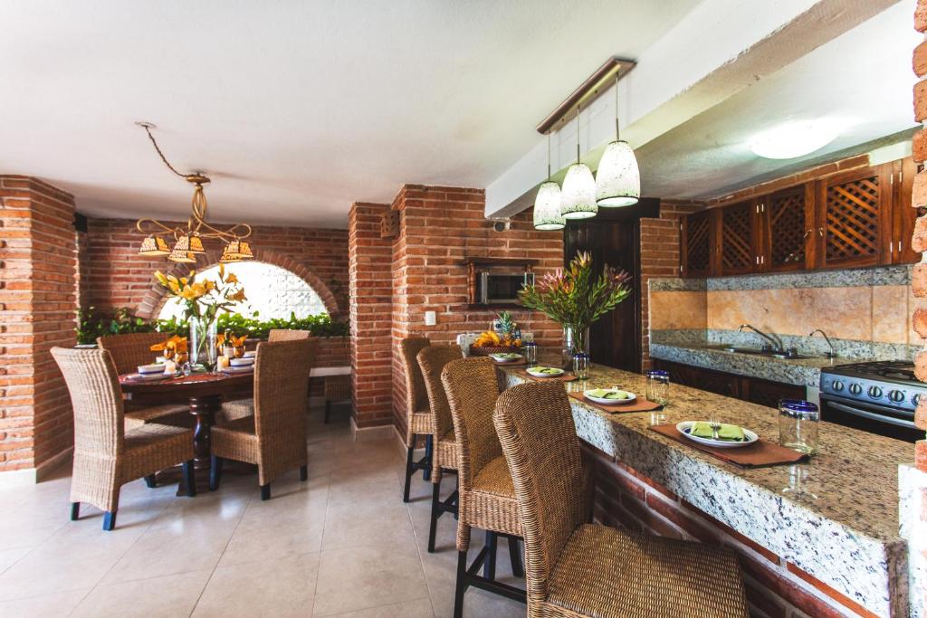 Четырехместный (Люкс с 2 спальнями), Vallarta Shores Beach Hotel