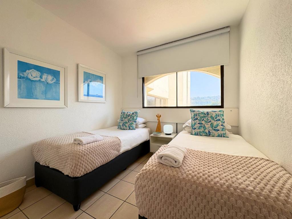 904 Bermudas - Stunning seaviews & beach access - 3BR Umhlanga - Tap to explore photos