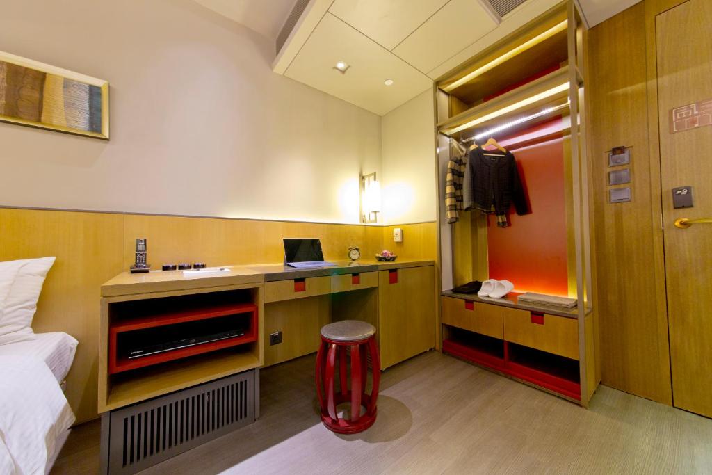 Двухместный (88 Улучшенный номер с кроватью размера «queen-size»), Wanchai 88