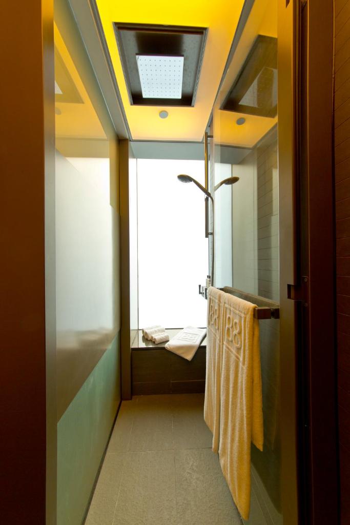 Двухместный (88 Улучшенный номер с кроватью размера «queen-size»), Wanchai 88