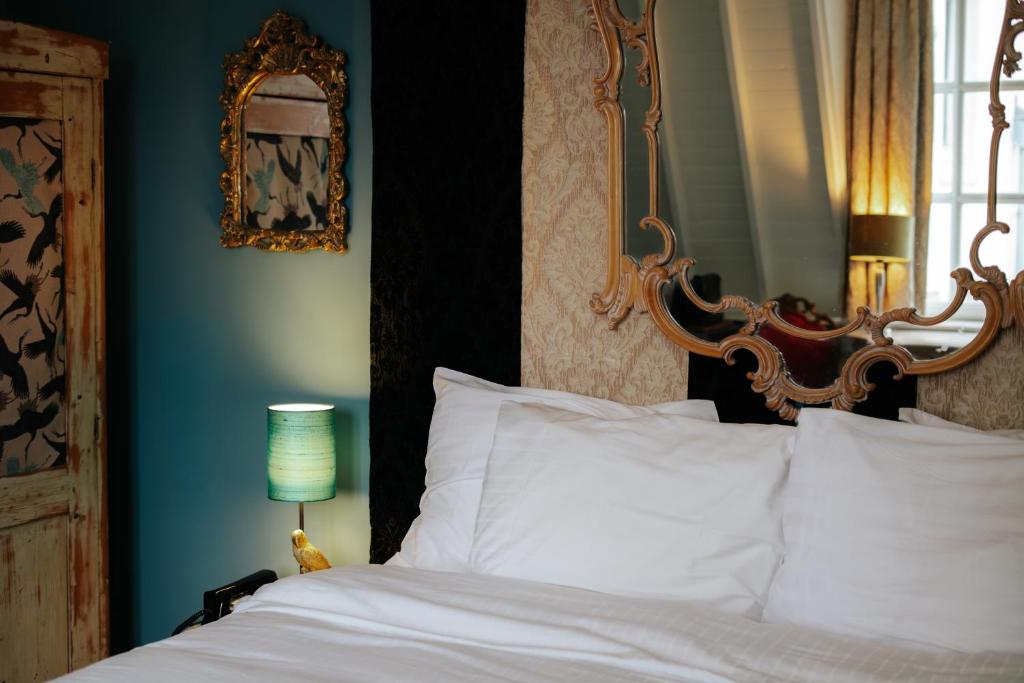 Misc Eatdrinksleep Room Type - Double or Twin Room