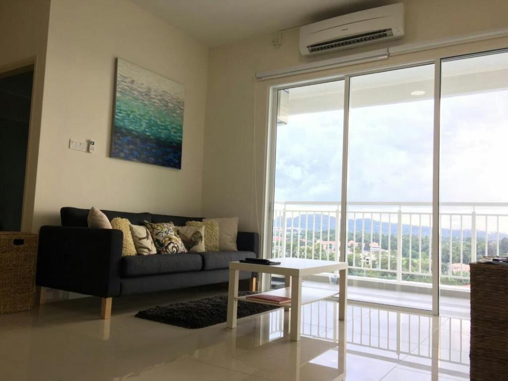 Sandakan Spacious and Comfortable Pool View Condo photo 1