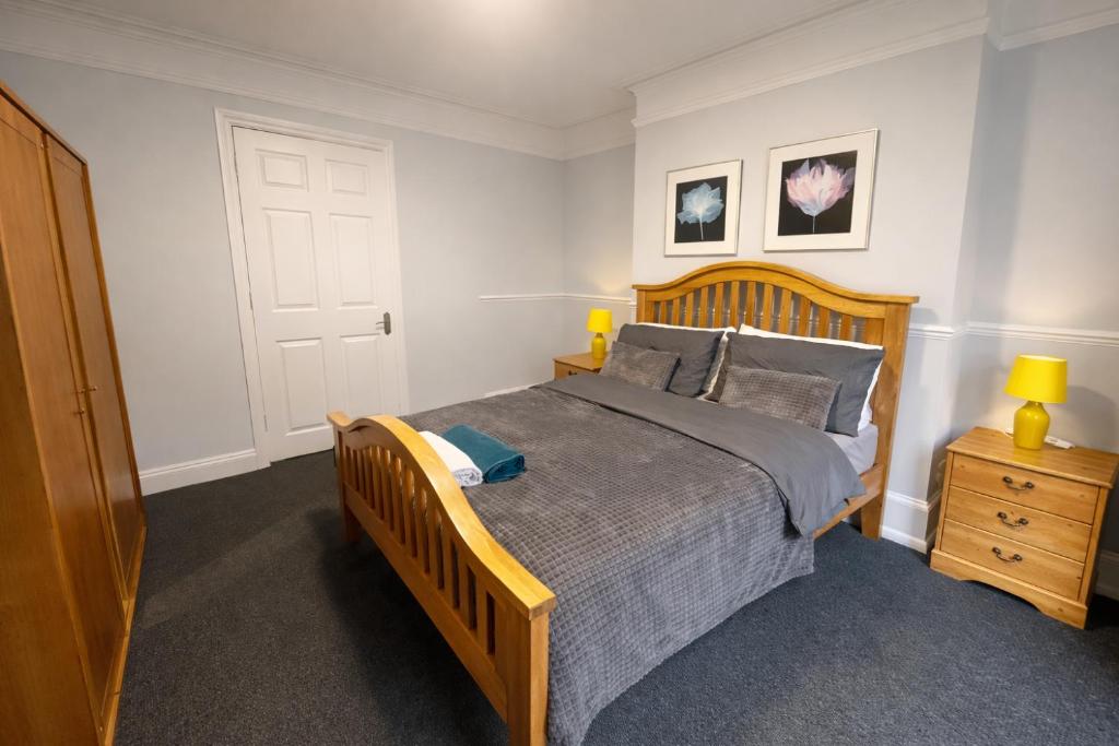 Gravesend A-1 Bedroom Spacious Apartment - 2 Min Walk to Station
