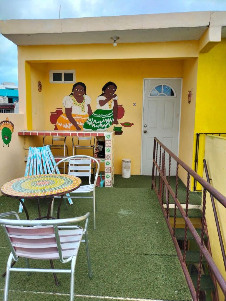 Room-cancun Guest House 5 - Tap to explore photos