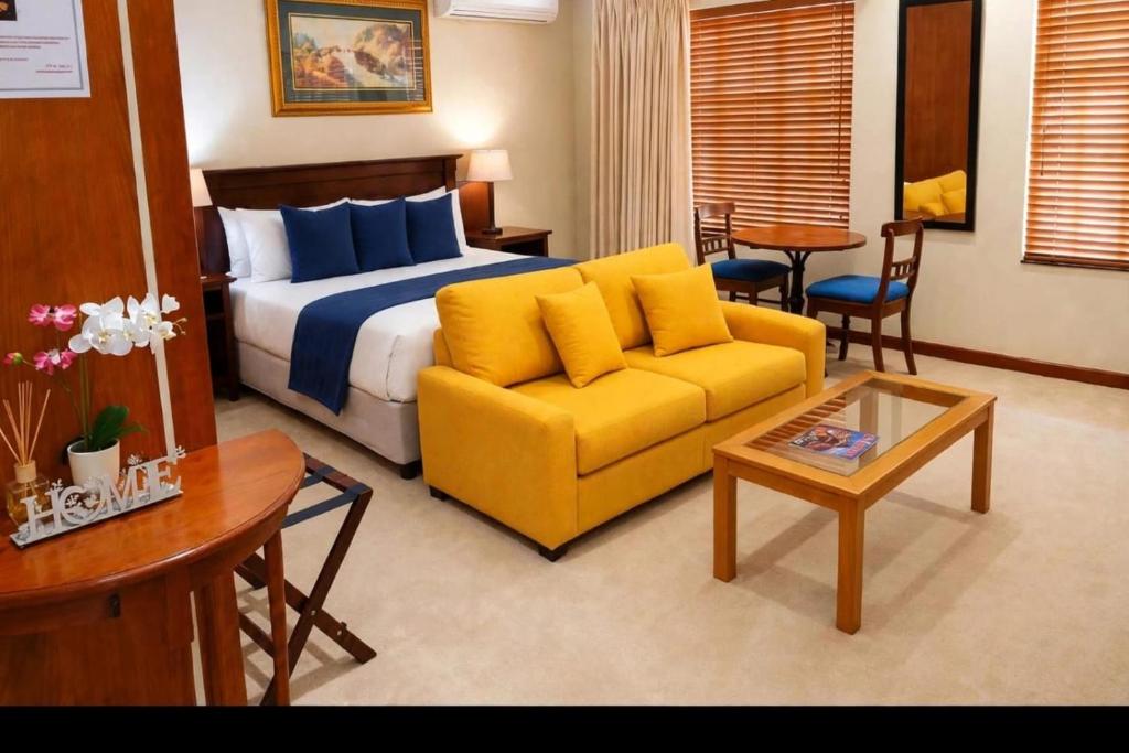 Gallo Manor Executive Bed & Breakfast - Tap to explore photos