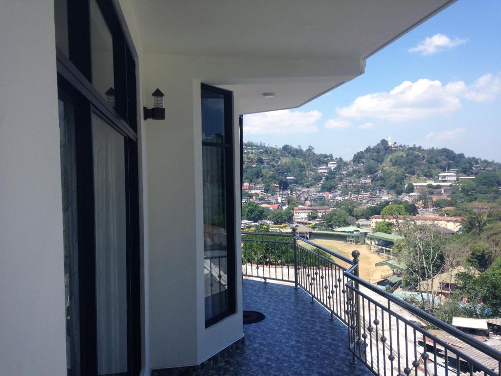 Shani Residence Kandy photo 3
