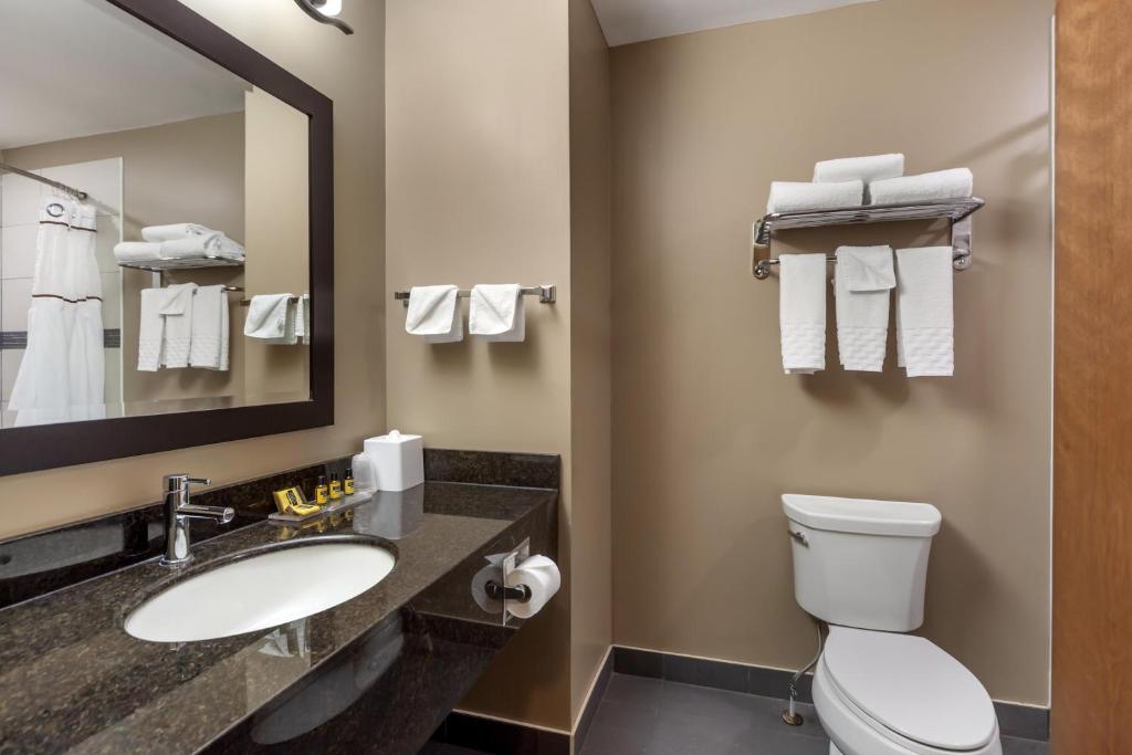 Best Western Plus Fort Saskatchewan Inn & Suites - Tap to explore photos