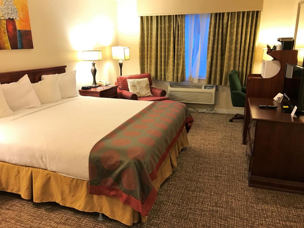 Ramada by Wyndham Draper image