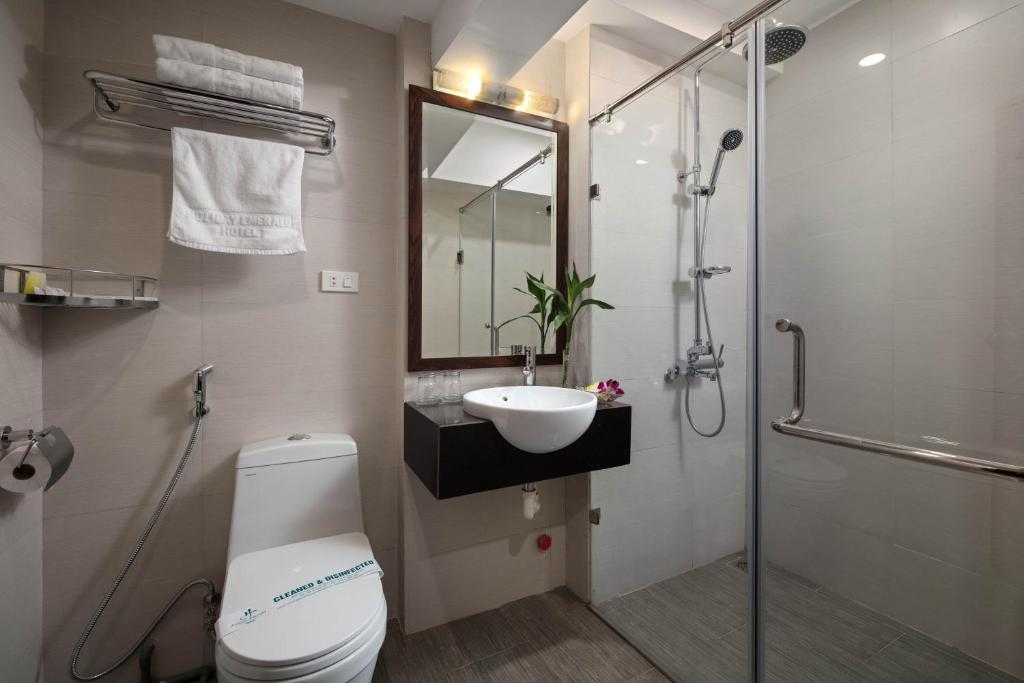 Holiday Emerald Hotel 