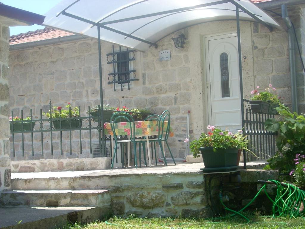 Guest House Dragutinovic photo 1