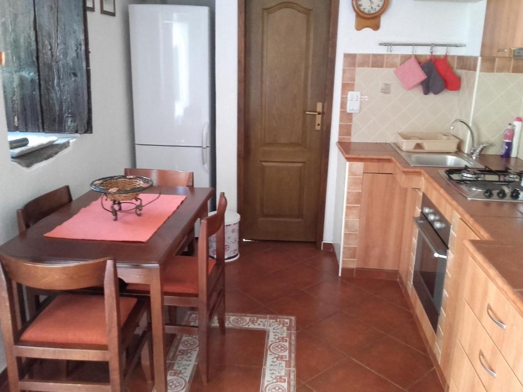 Guest House Dragutinovic photo 2