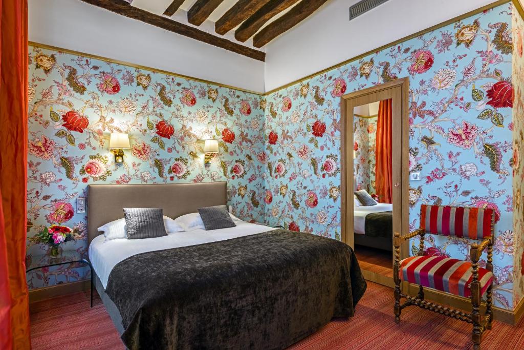 Двухместный (Улучшенный двухместный номер с 1 кроватью), Hôtel Saint-Paul Rive-Gauche