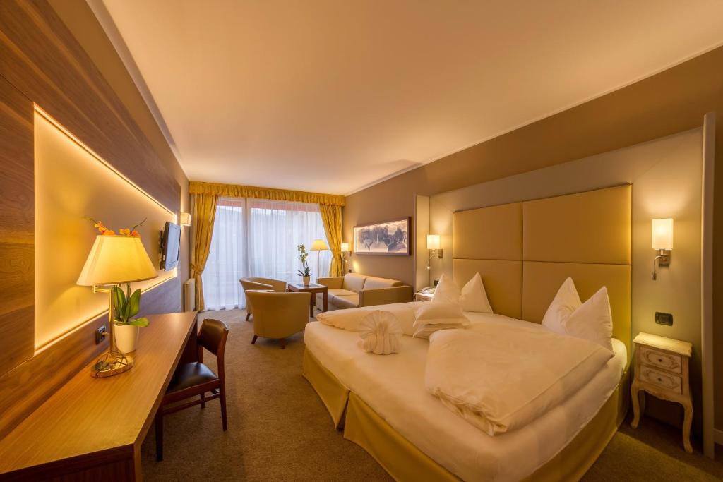 Dominik Alpine City Wellness Hotel - Adults only photo 2