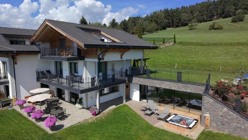 Platiederhof Apt Tschöfas, St Moritz
