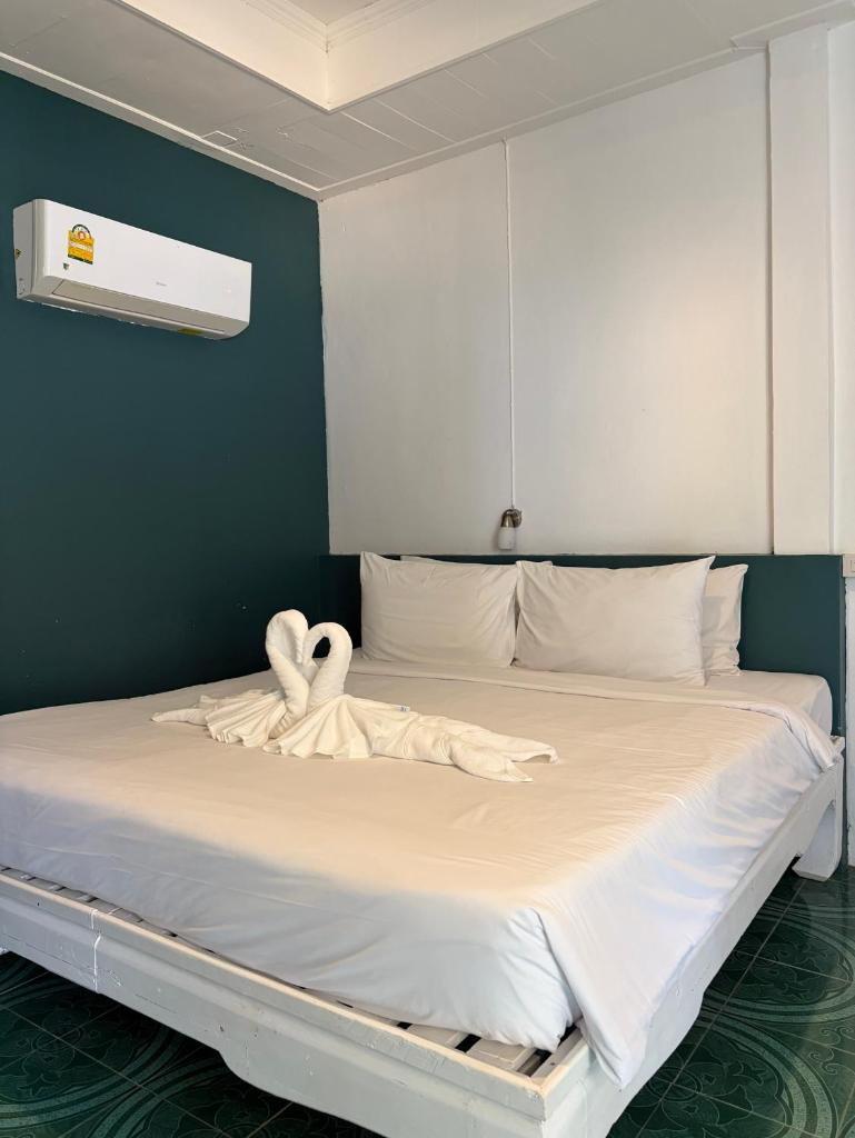 Apichada Beach Resort Room Type - Budget Double Room