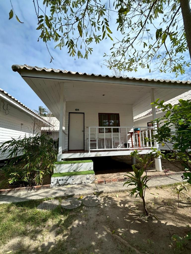 Rooms of Apichada Beach Resort