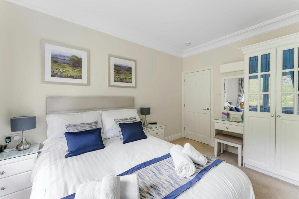 2 Bed in Ambleside oc-lr090 - Tap to explore photos