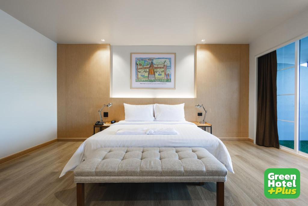 The Royal River Hotel Room Type - King Room with Balcony