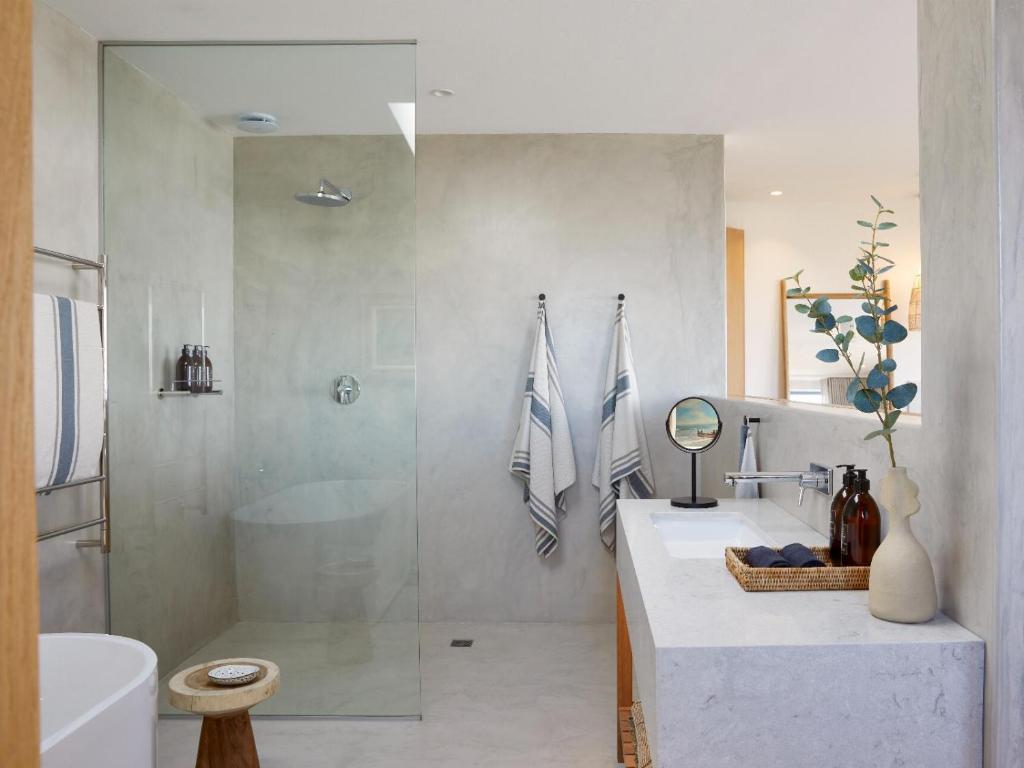 Walkers Beach Room Type - Superior Suite