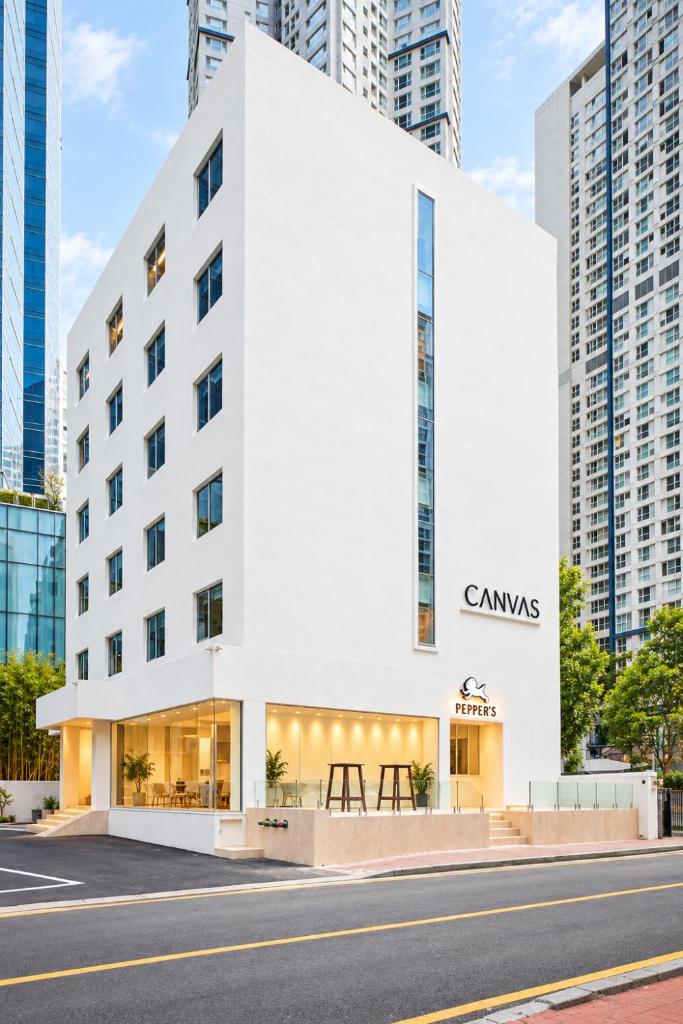 Canvas Hostel