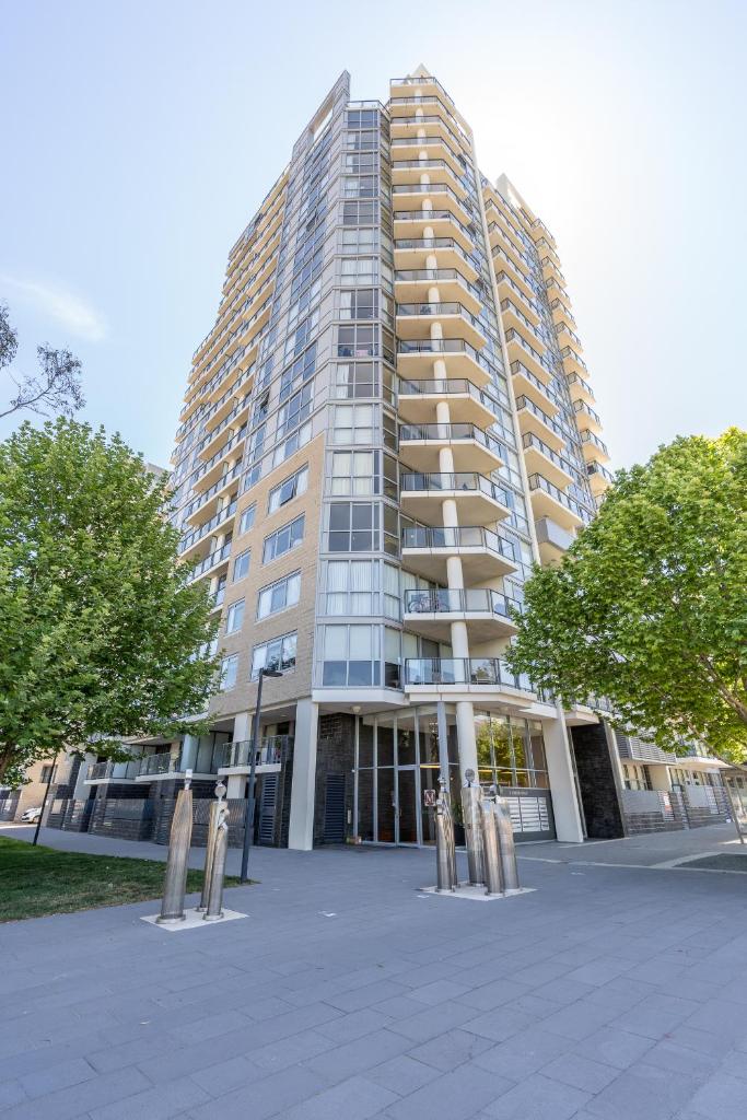 Grand 2BR between ANU and City - Hosted by Canstay