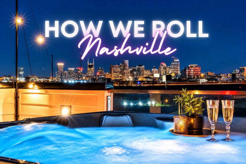 New How We Roll Rooftop - Hot Tub with Views - 13 Beds