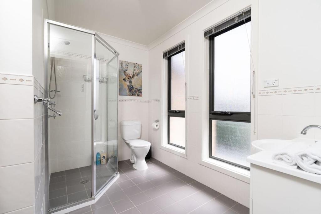 Superb 3BR Townhouse near Town Centre - Hosted by Canstay - Tap to explore photos
