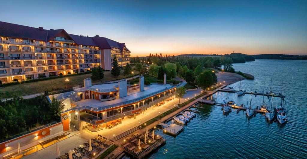 Hotel Gołębiewski Mikołajki, Elk
