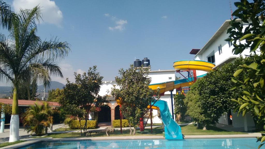 AGUA TURQUESA - TOTOLAPAN MORELOS photo 2