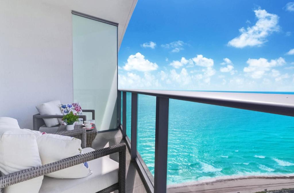 Luxurious 2 bedroom on the Ocean at Lyfe Resort Room Type - Apartment