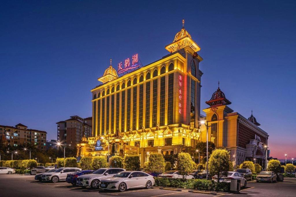 Swan Lake Recreation Hotel Foshan, Foshan