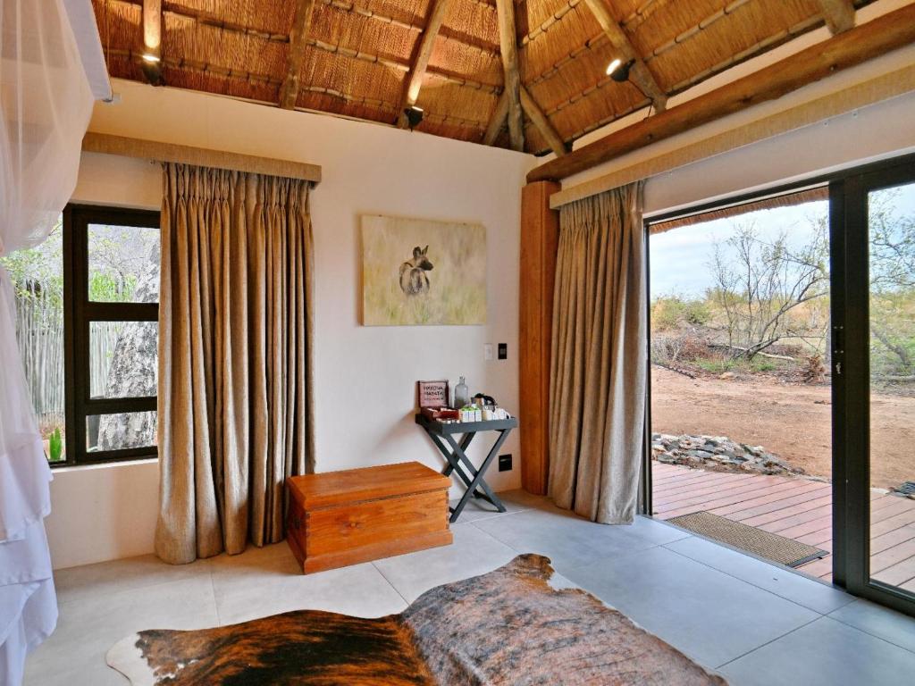 Zazu Private Bush Lodge Room Type - One-Bedroom Chalet