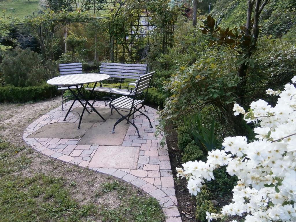 Vier Jahreszeiten Idyll photo 2