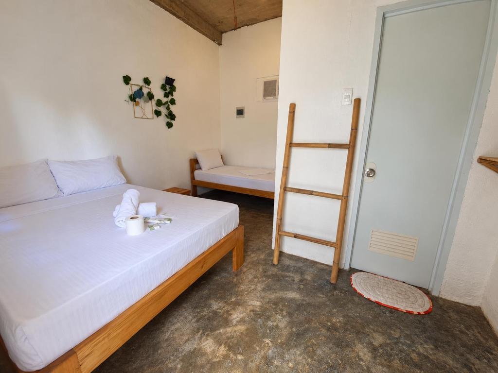 Camotes Backpackers Hostel Room Type - Standard Triple Room