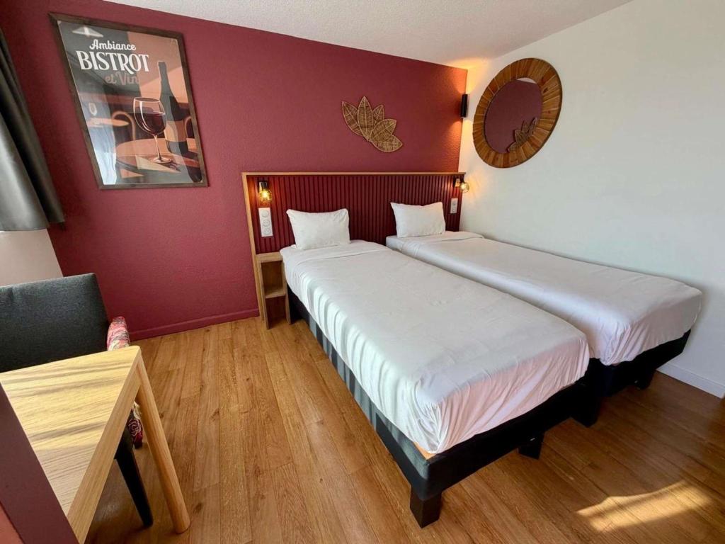 greet Hotel Belleville en Beaujolais A6 - Tap to explore photos