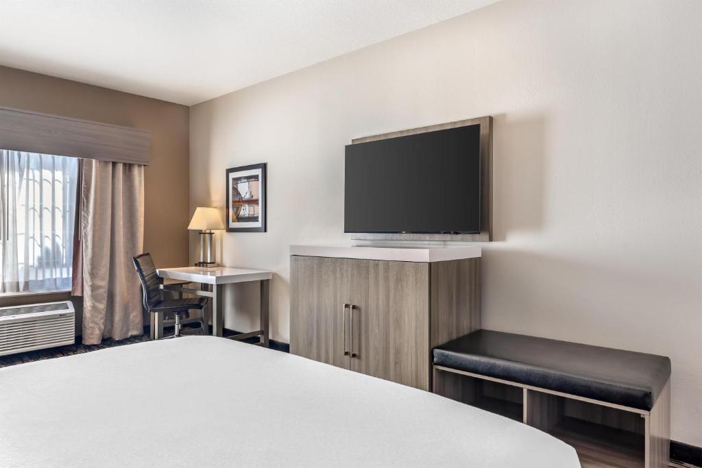 Best Western Plus Mountain View Auburn Inn - Tap to explore photos